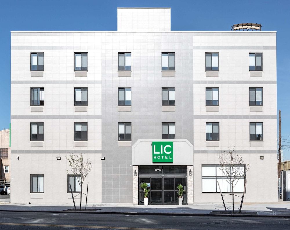 LIC Hotel 1