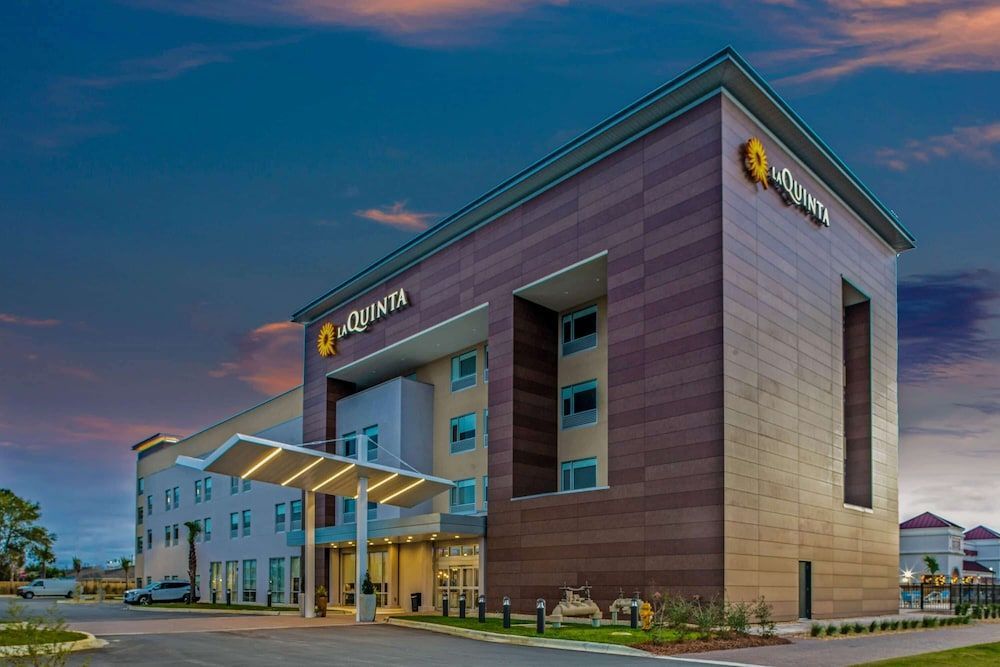 La Quinta Inn & Suites by Wyndham Miramar Beach-Destin 1