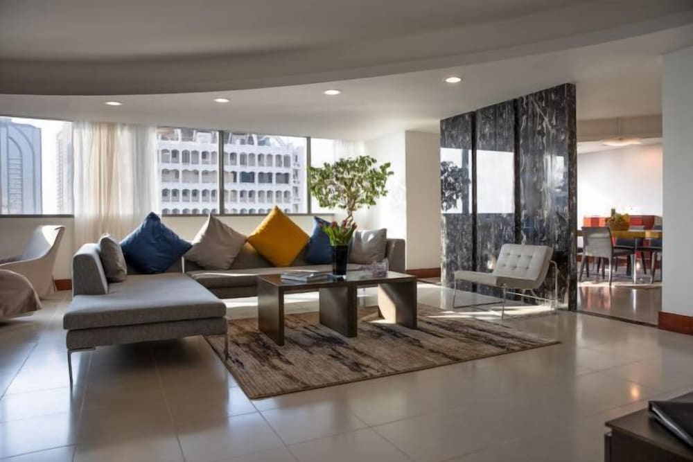 Jumeirah Living World Trade Centre 2