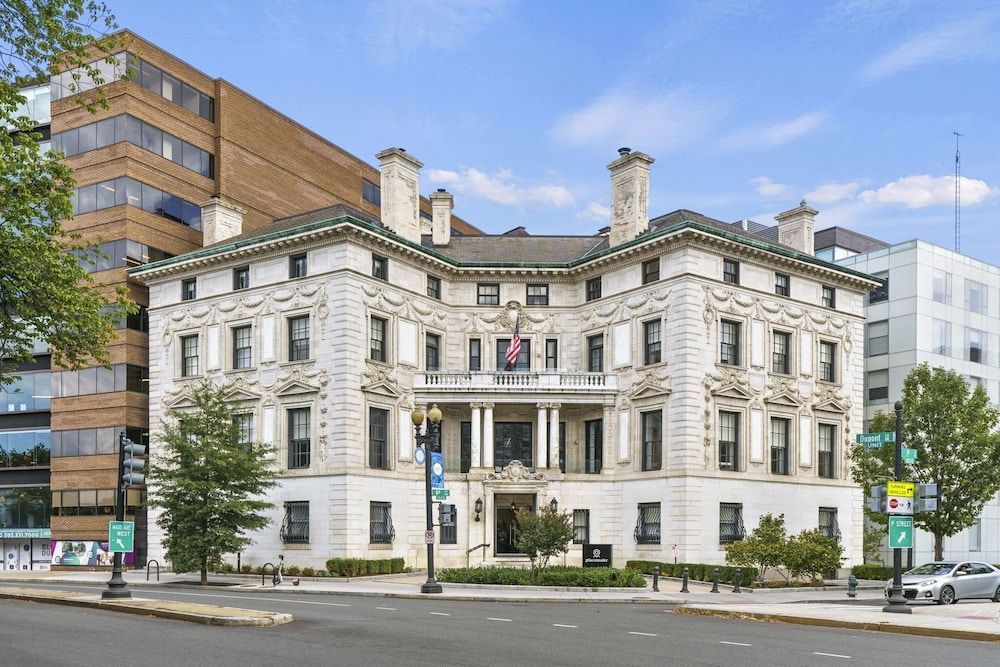 Placemakr Dupont Circle 1