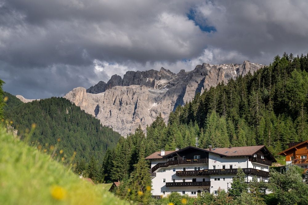 Hotel Monte44 1