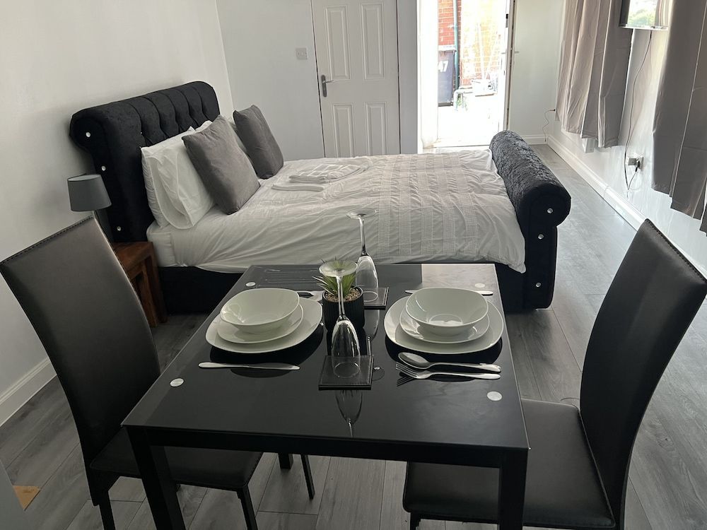 The Lodge Oldham 2