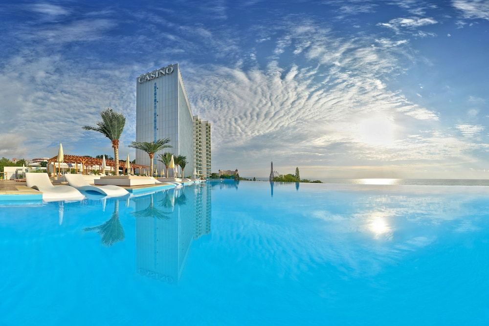 International Hotel Casino & Tower Suites 1