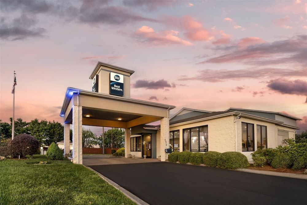 Best Western Inn & Suites - Monroe 1