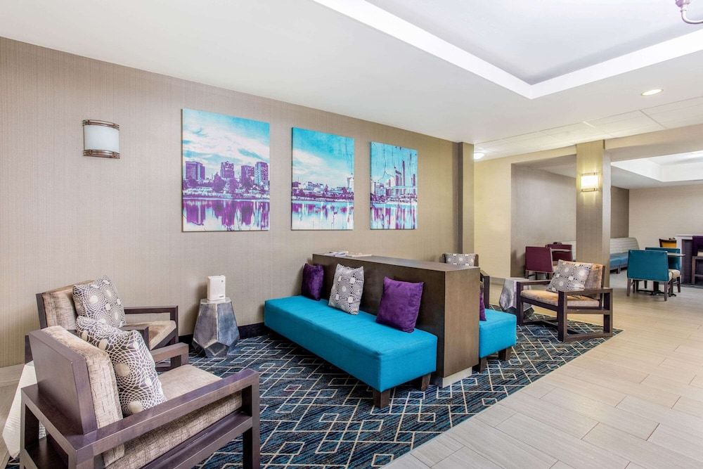 La Quinta Inn & Suites by Wyndham Fultondale Birmingham N 2