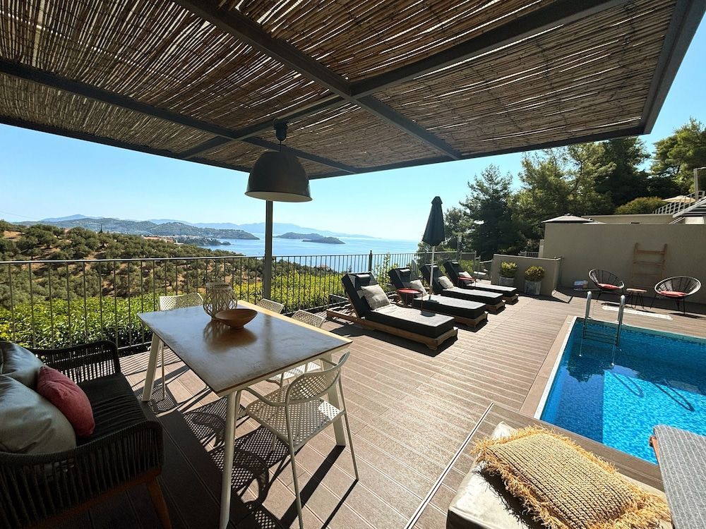 Superior 3-Bedroom Villa Cassiope with Private Pool and Breathtaking Sea Views 1