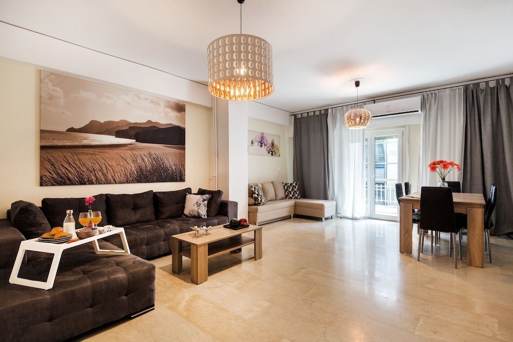 Acropolis Boutique Suite 1