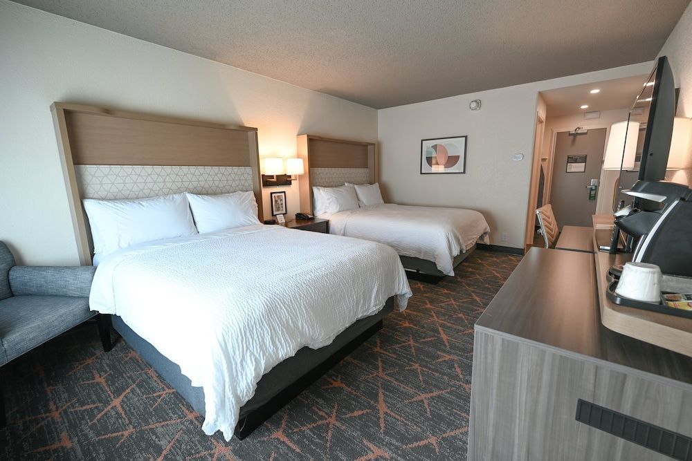 Holiday Inn CLEVELAND-MAYFIELD by IHG 2