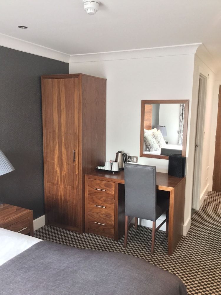 The Boleyn Hotel 2