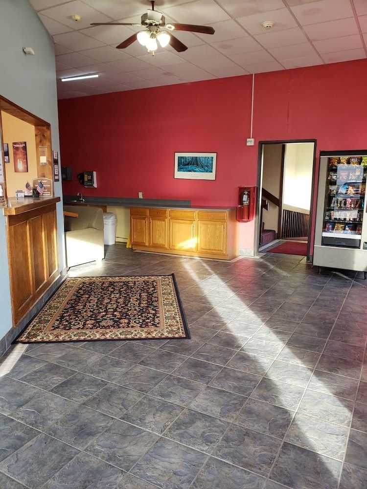 Value Inn & Suites Salina 2