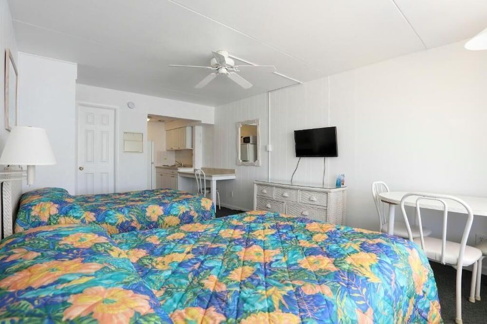 Commander by the Sea Motel 2