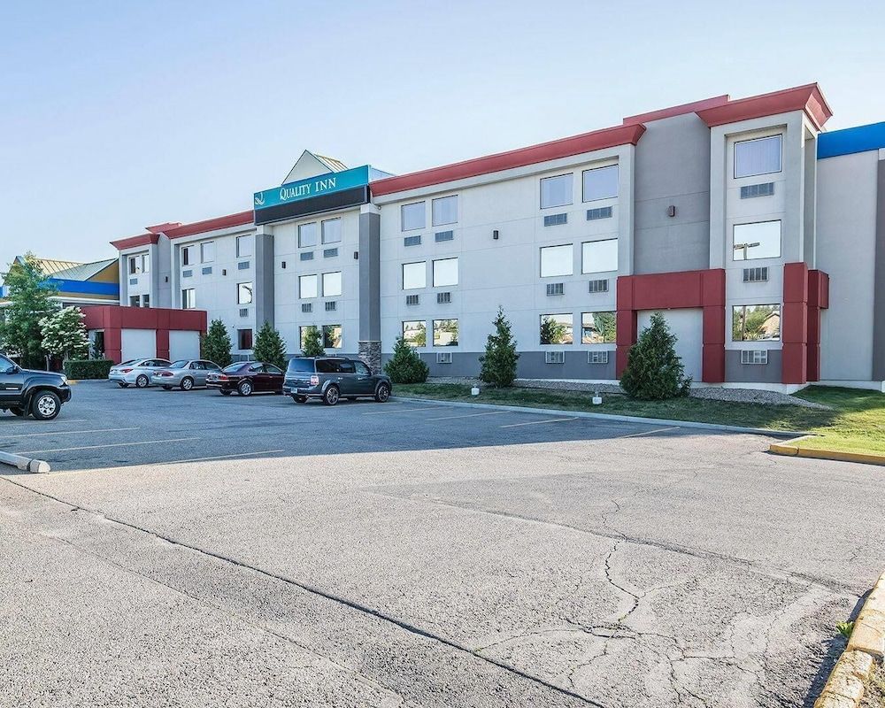 Quality Inn & Conference Centre Red Deer - 50th Avenue 1