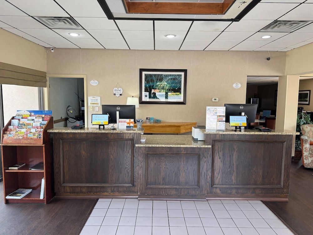 Rodeway Inn Lynchburg near University 2