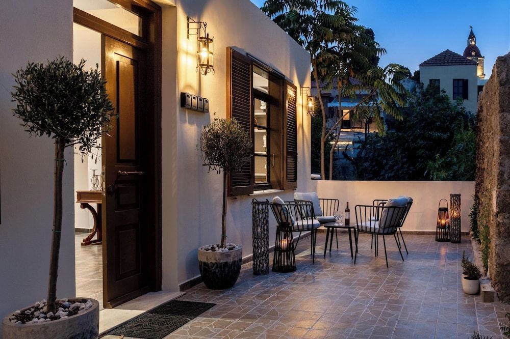 Alegrand Suites 1