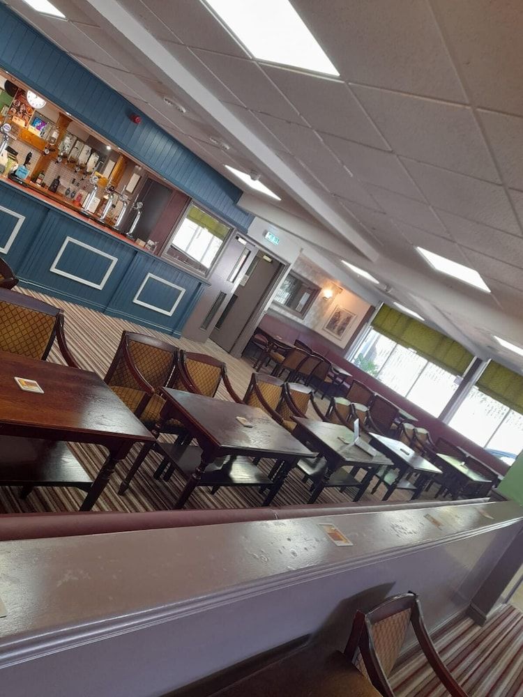 The Avenue Club and Lodge 2