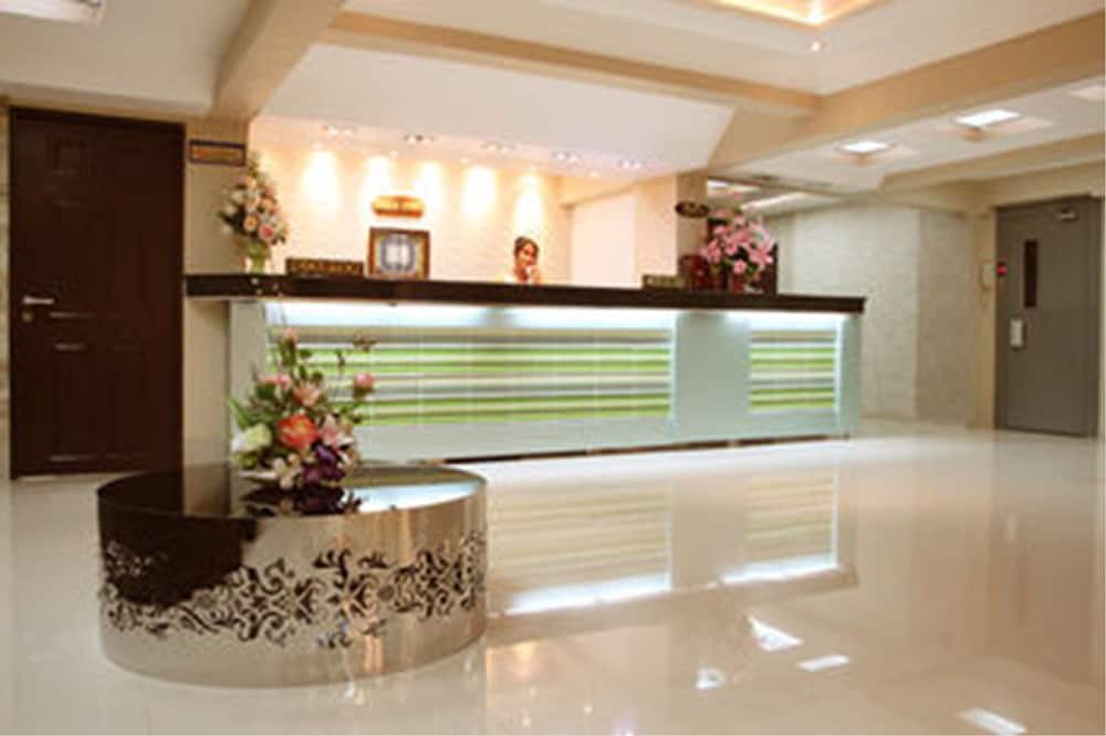 Visiting Card Hotel & Resort 2