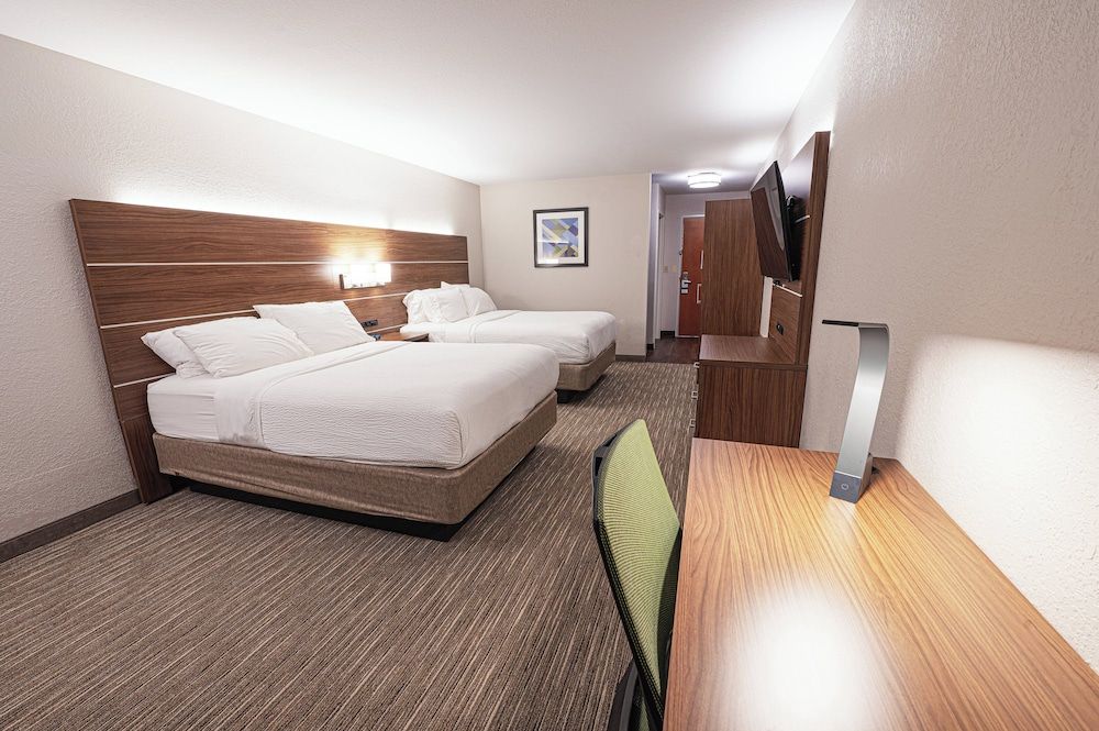 Holiday Inn Express & Suites EAST LANSING by IHG 2