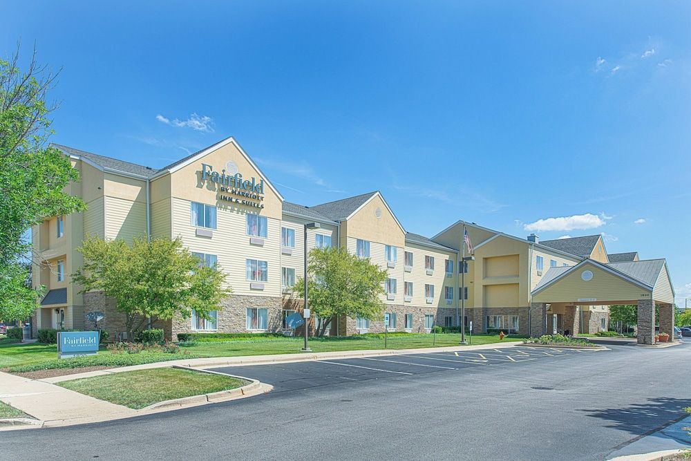 Fairfield Inn & Suites by Marriott Chicago Naperville 1