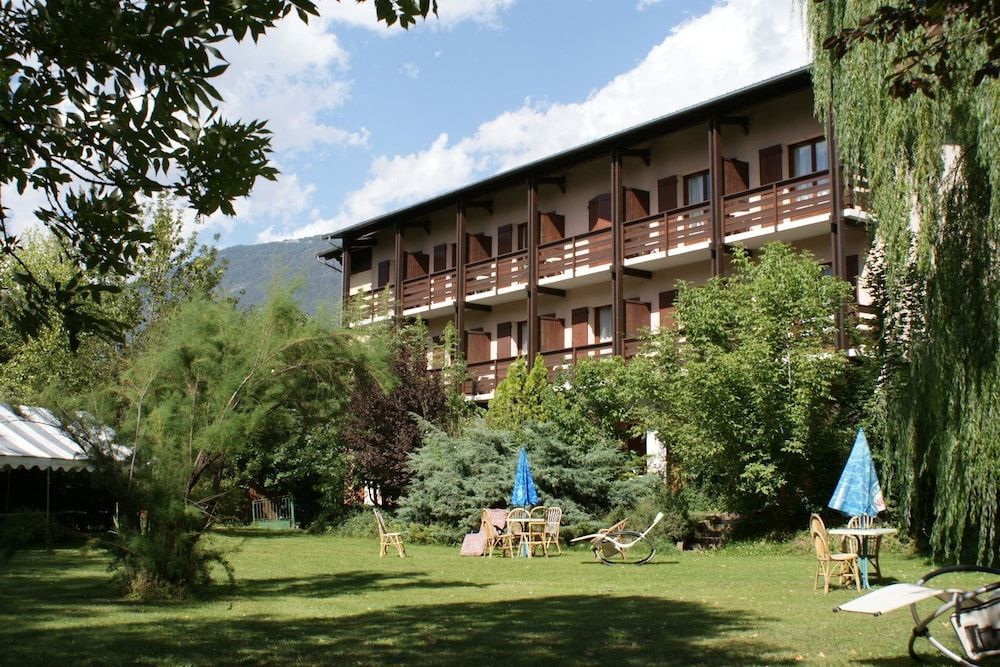 Hôtel Lacour 1