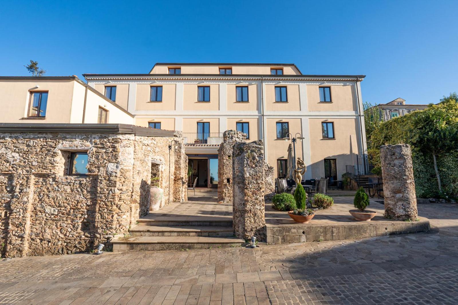 Hotel Ristorante Vecchia Vibo 2
