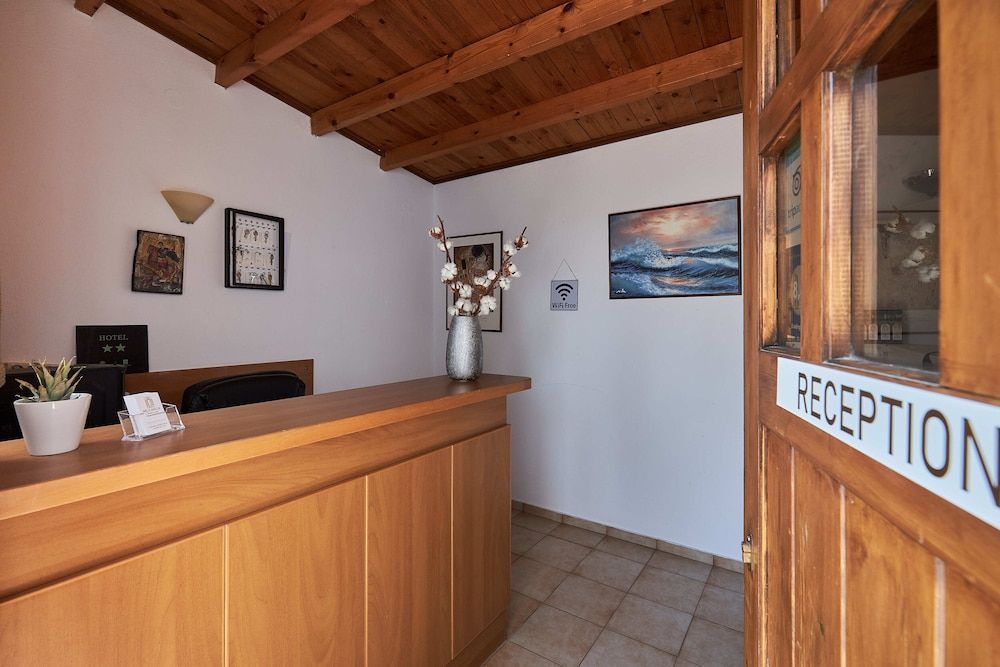 Mila Malia Studios Hotel 2