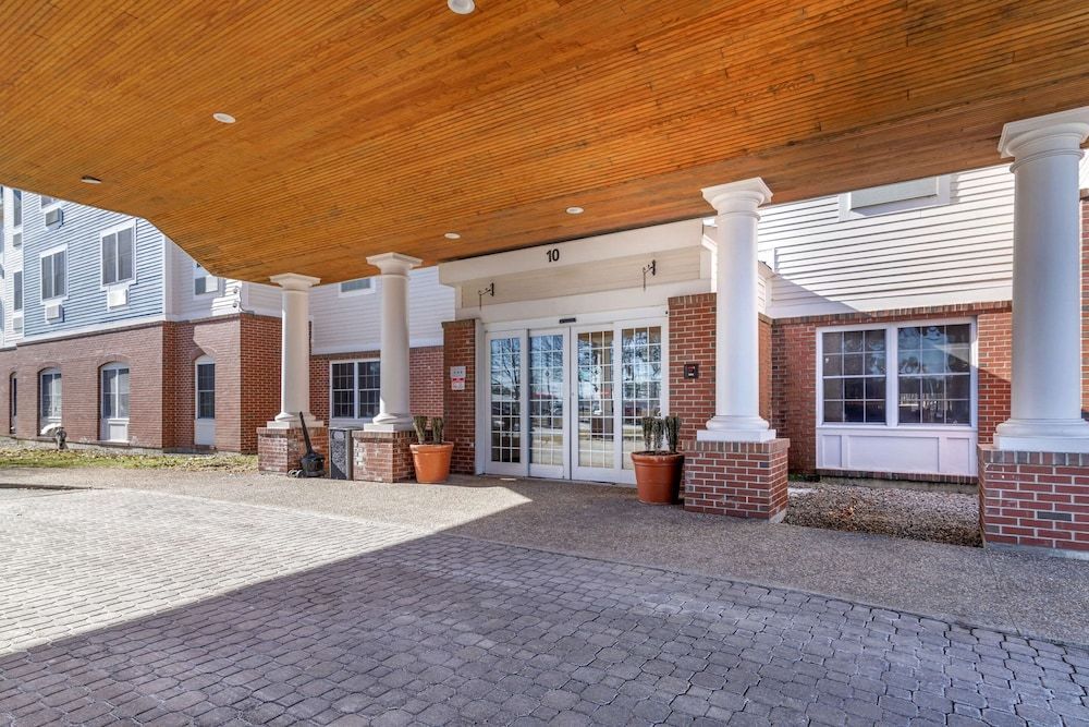 Comfort Inn & Suites Dover-Portsmouth 1