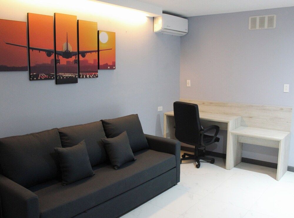 Hangar Inn Tijuana 1