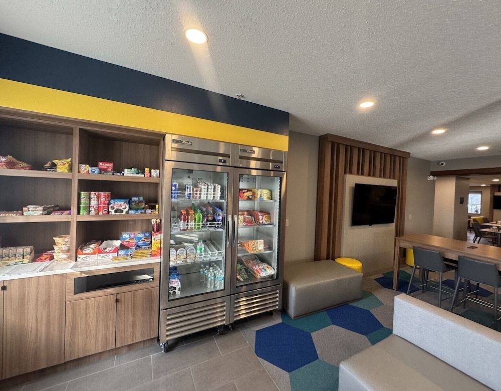 Microtel Inn & Suites by Wyndham Wheeling at The Highlands 2