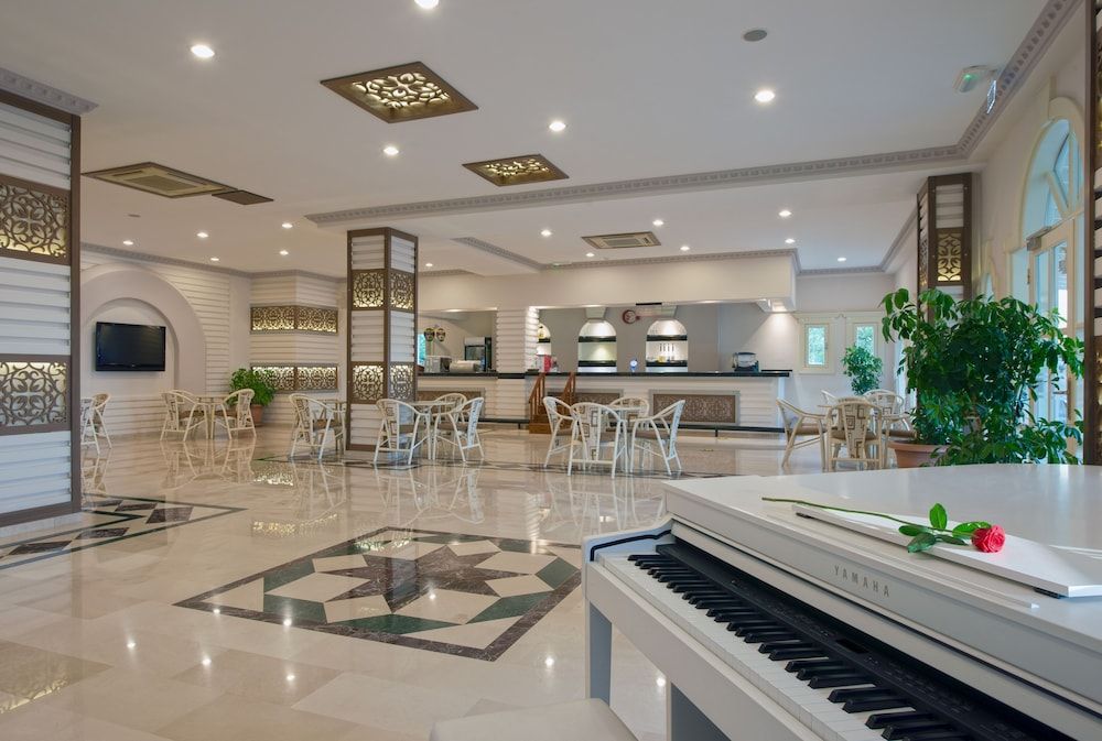 Club Paradiso Hotel 2