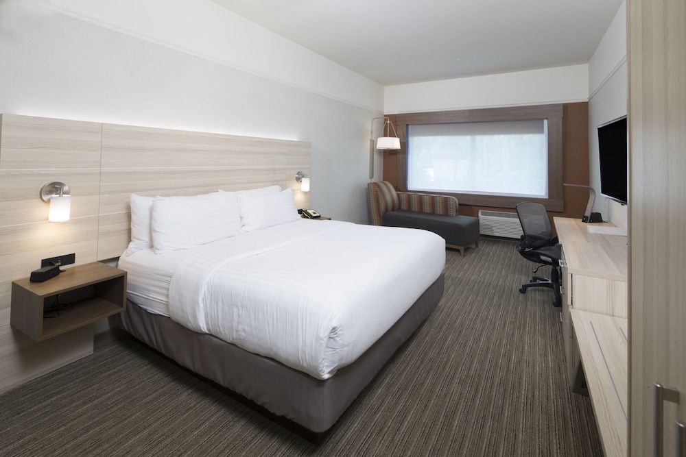 Holiday Inn Express & Suites MICHIGAN CITY by IHG 2