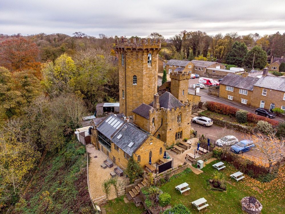 Castle At Edgehill 1