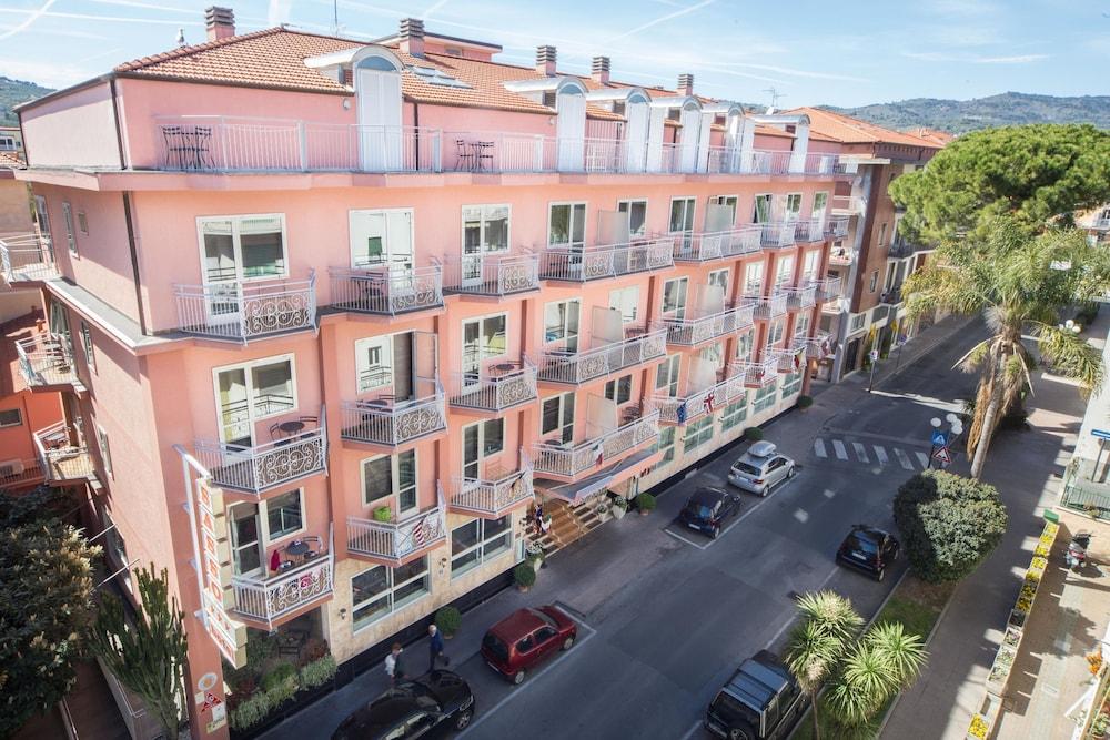 Hotel & Apartments Sasso 1