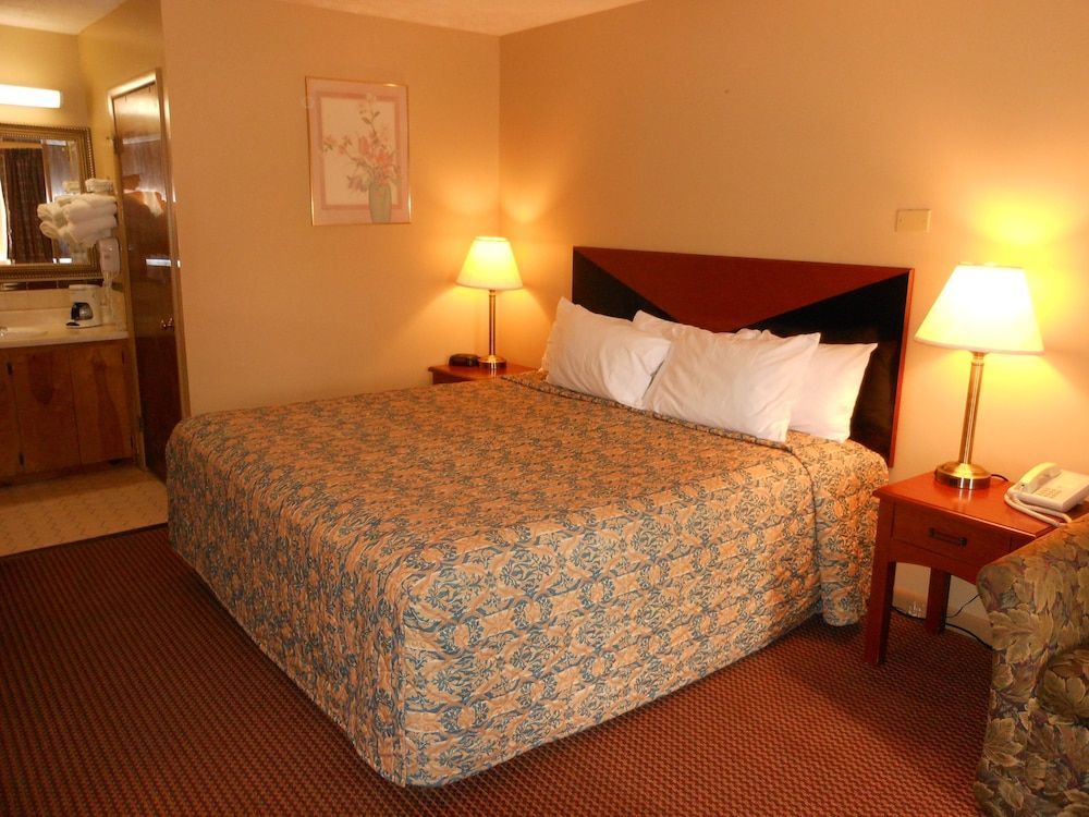 McClellan Inn 1