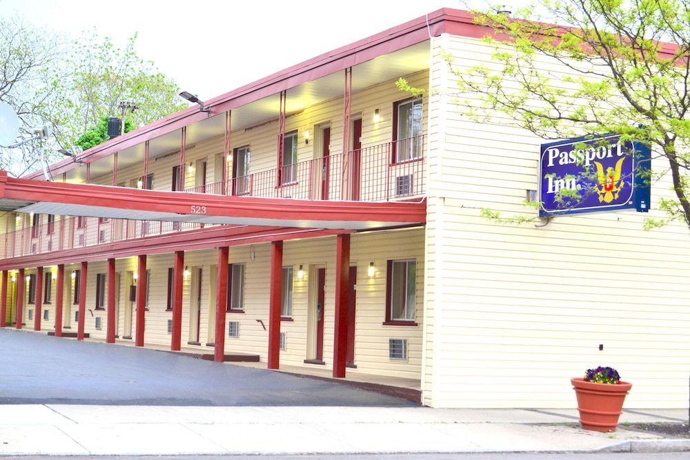 Passport Inn - By The Falls NY 1