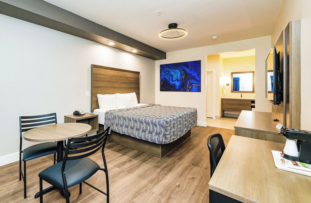 Palace Inn Blue Edgebrook 2