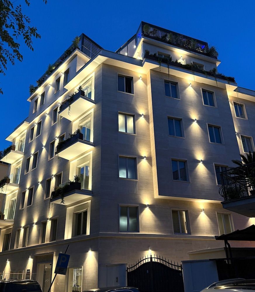 J Maluni City Hotel 1