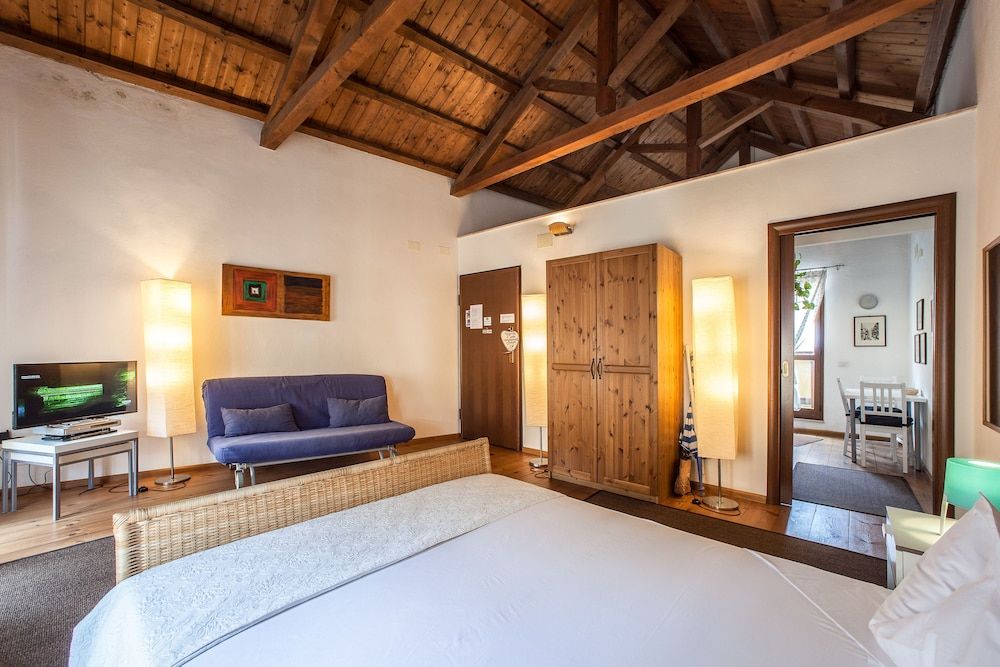 Studio Apartments Centro Storico Via Manno 1