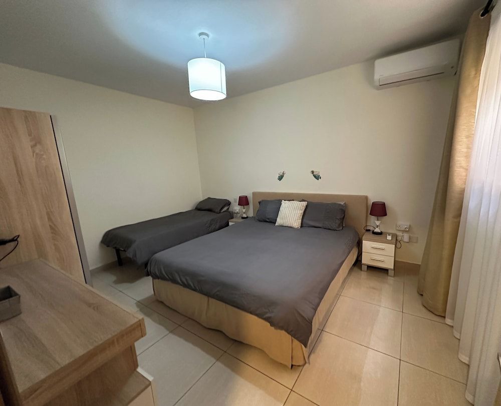Spinola Bay - St Julians near beach Prime location 1