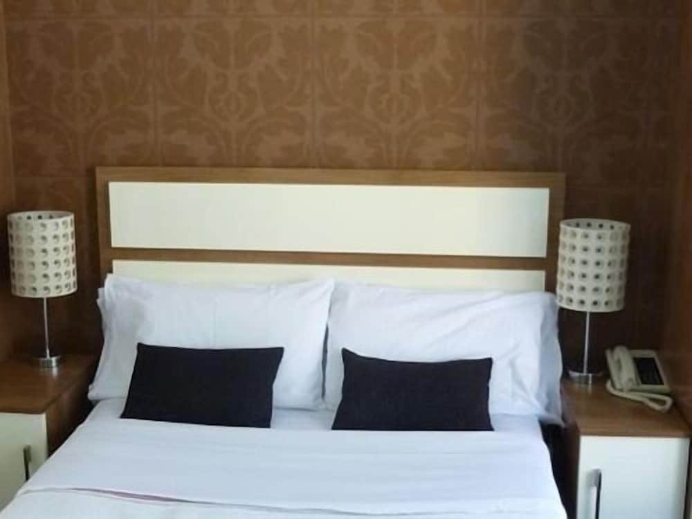 The White Lady Hotel 2