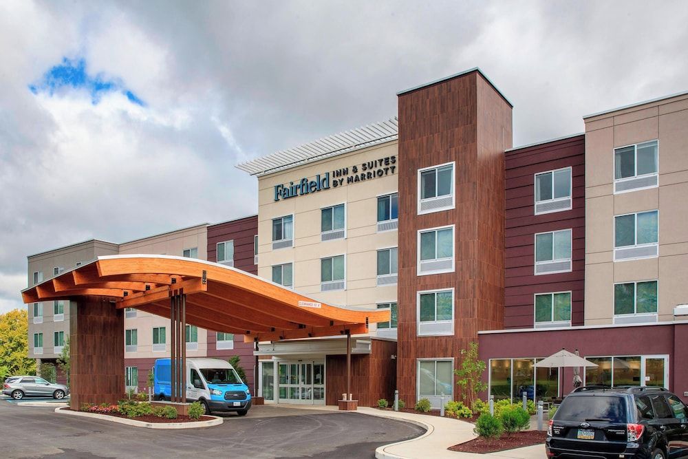 Fairfield Inn & Suites by Marriott Philadelphia Valley Forge/Great Valley 1