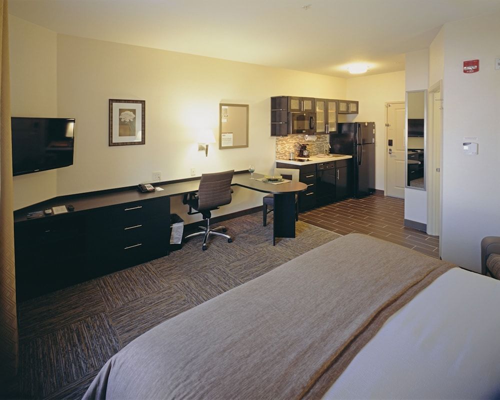 Candlewood Suites FORT COLLINS by IHG 2