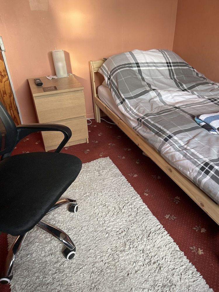 Lowri Cottage Hotel 2