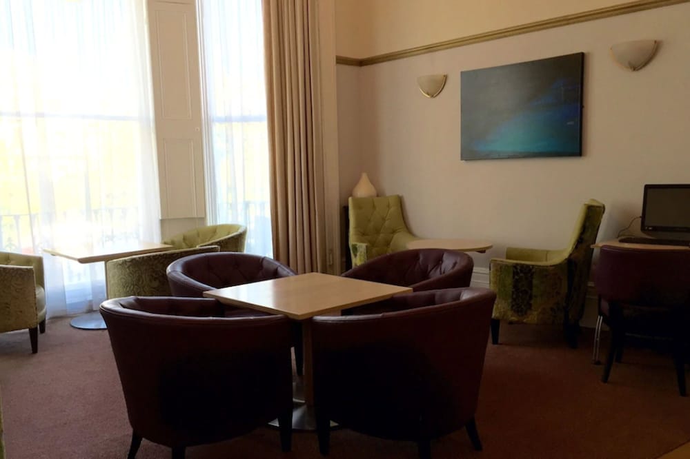 Blue Bells Hotel 2