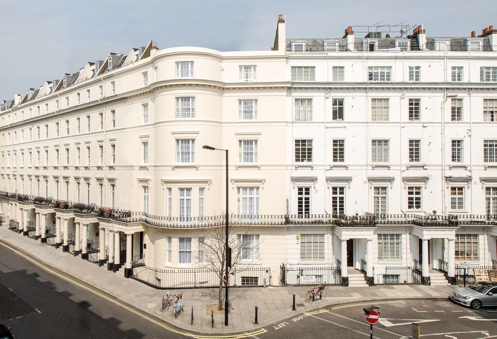 The Crescent Hyde Park 1