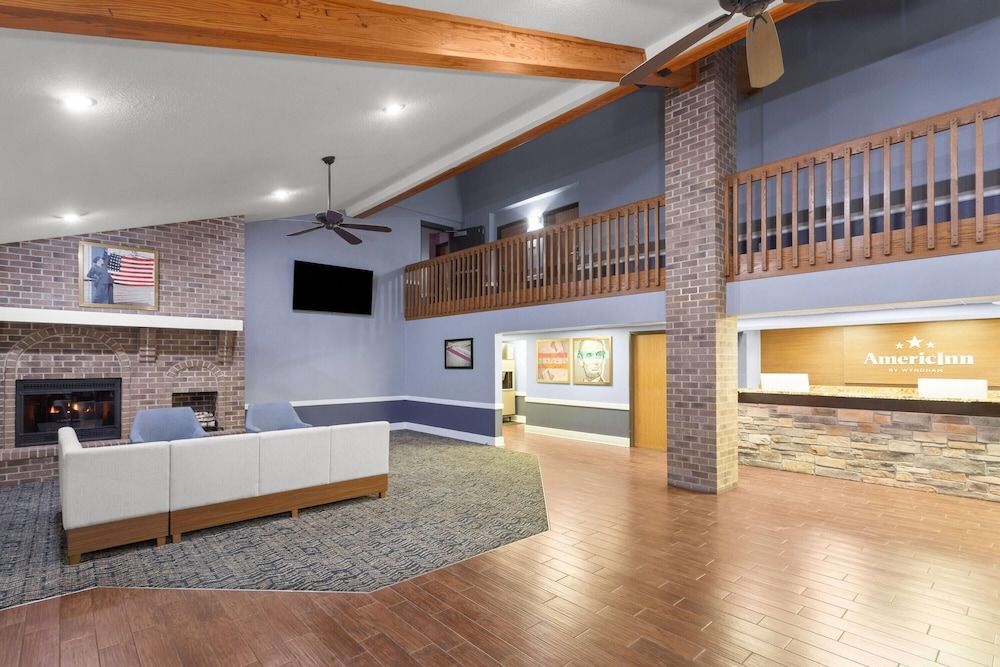 AmericInn by Wyndham West Salem 2