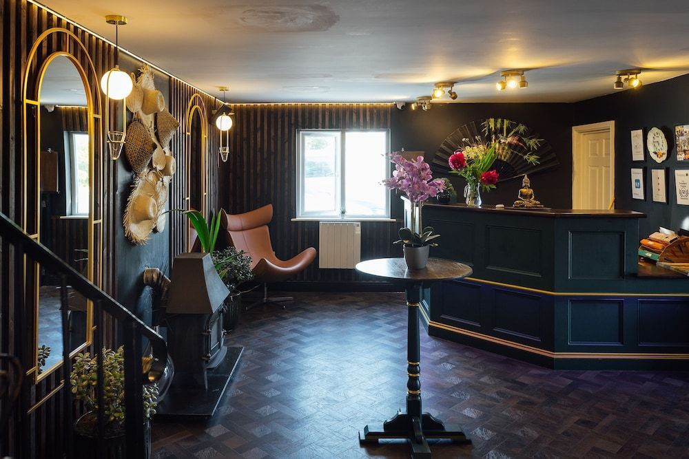 The Imperial Dragon Hotel 2