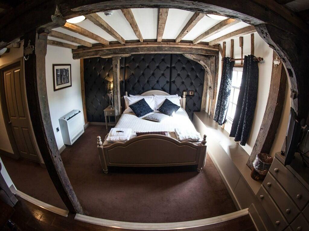 The Riverside Inn 1