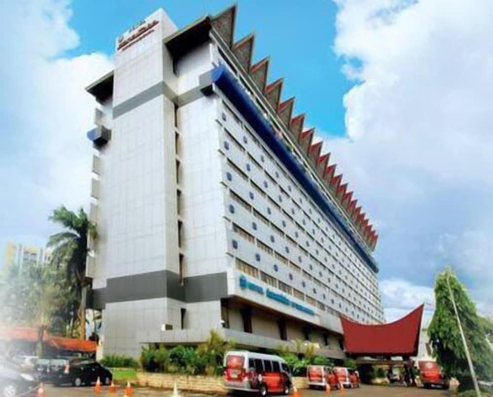 Hotel Danau Toba International 1