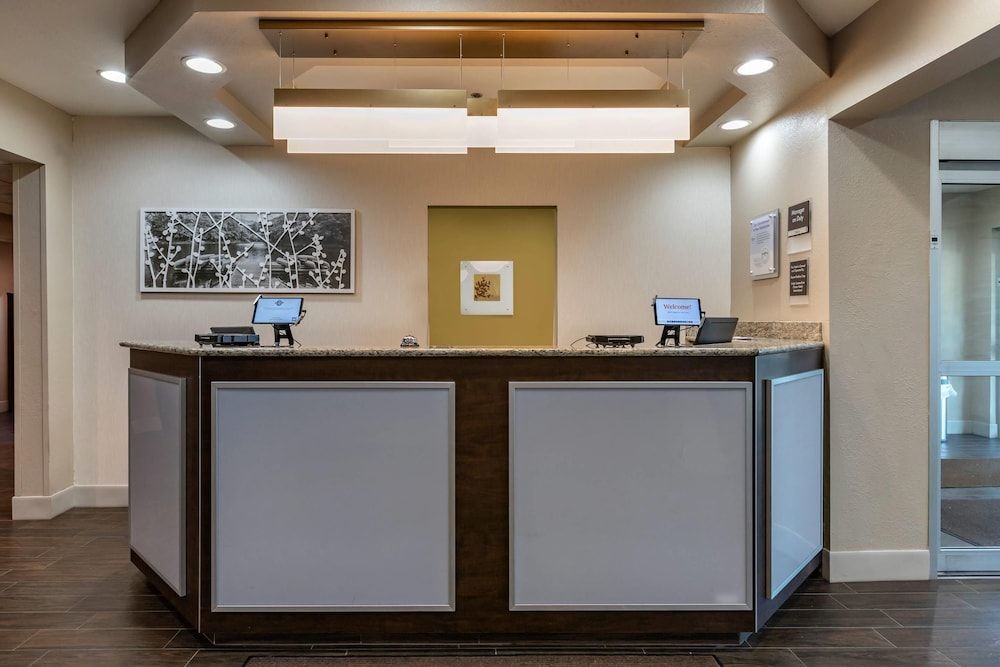 Sleep Inn & Suites Kalamazoo Southwest 2