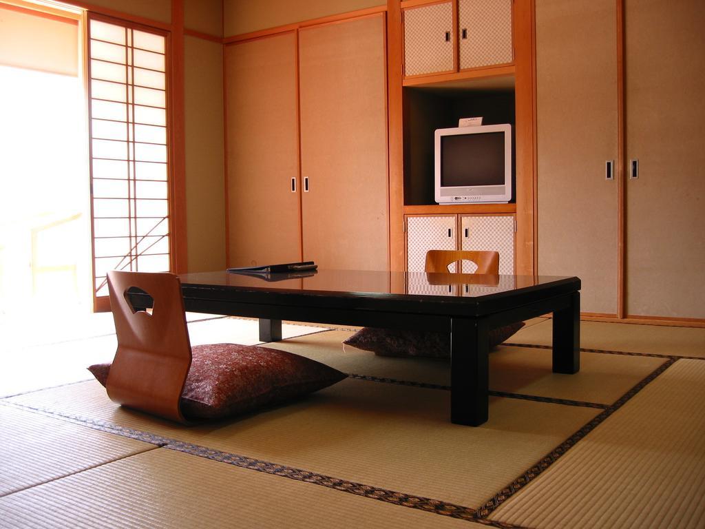 Tomiya 1